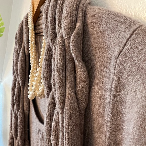 Cashmere sweater w/scarf EUC Med Cashmere/wool - Picture 7 of 11